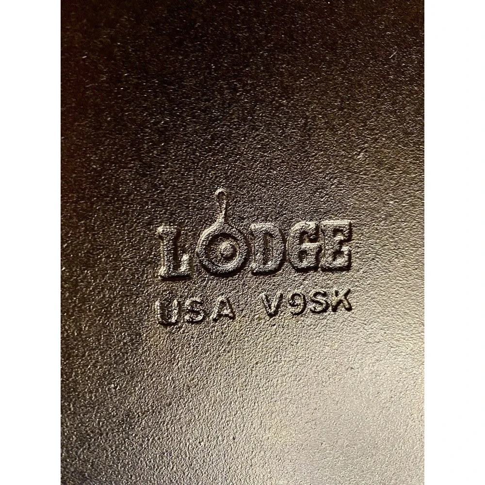 Vintage LODGE Cast Iron Skillet - V9SK 9